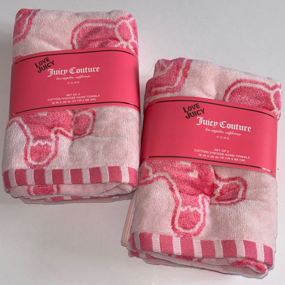 Juicy Couture Pink GINGERBREAD AND BOWS Hand Towels NWT SET OF TWO PINK GINGEY